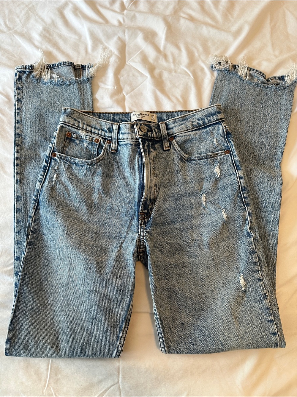 Abercrombie & Fitch Light Blue High-Rise 90’s Skinny Jean